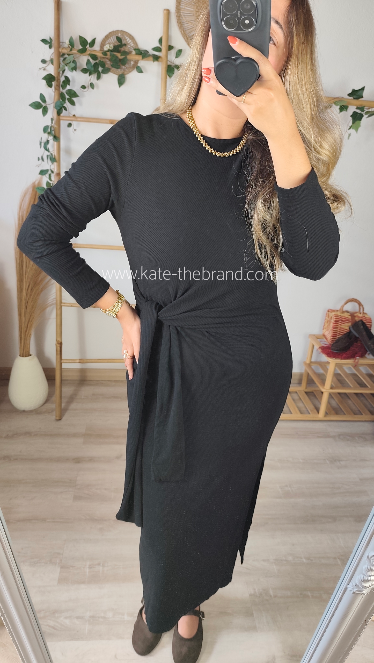 Vestido preto laçadas
