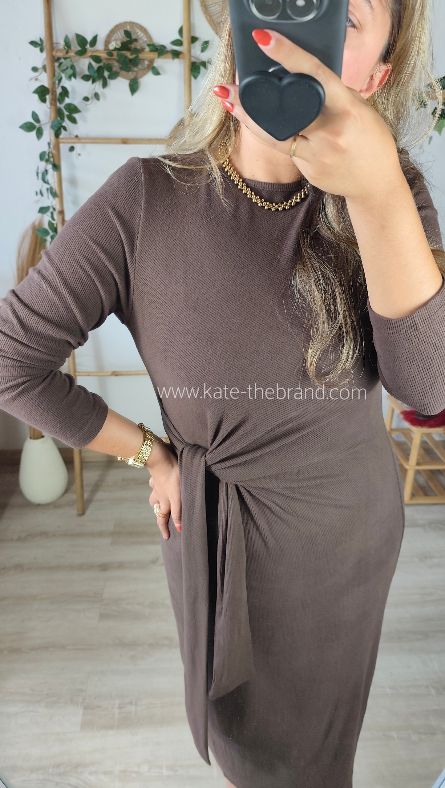 Vestido chocolate laçadas