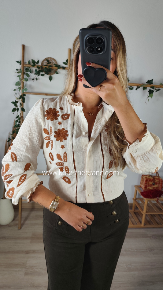 Camiseiro bordado